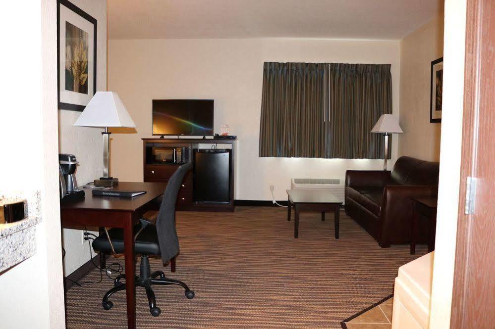 Cobblestone Inn & Suites Maryville Exterior foto